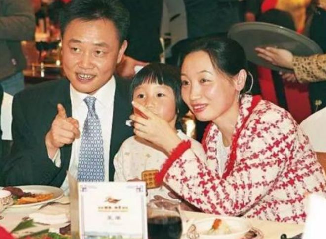 黄光裕：出身贫寒的广东富豪建成庞大商业帝国米乐 M6(图7)